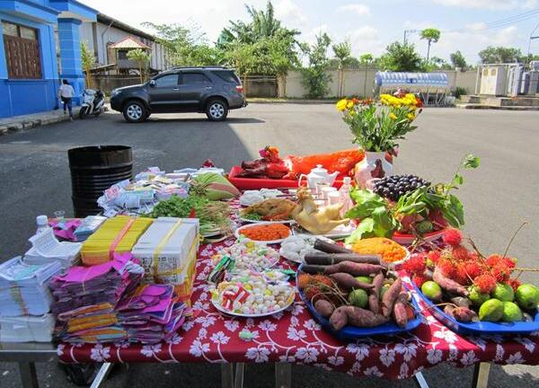 Sự khác nhau giữa lễ cúng cô hồn và lễ Vu Lan