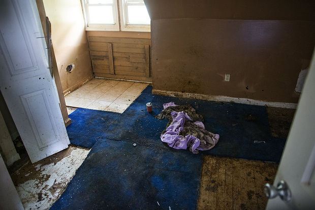 Mỹ: Con chết trong nhà nhiều ngày, mẹ không hề hay biết