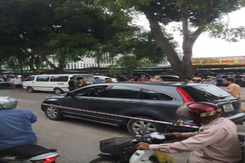 Đâm chết tài xế trong ôtô vì được thuê 30 triệu đồng