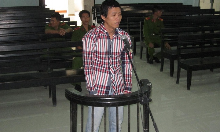 Nhận án