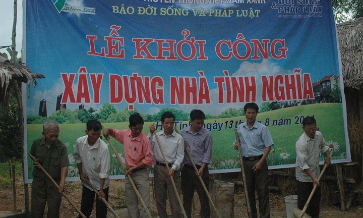Tiếp tục khởi công xây dựng nhà tình nghĩa tại Hà Tĩnh