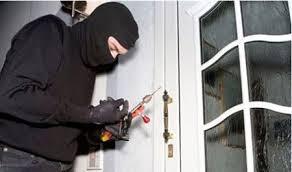 Khi trộm vào nhà mới biết 