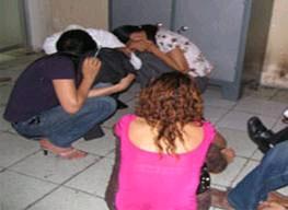 U30 phục vụ phi công trẻ, tốn 10 bao cao su