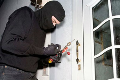 Ba người Việt thực hiện 9 vụ trộm cắp ở Malaysia