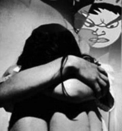 Bé gái 5 tuổi bị