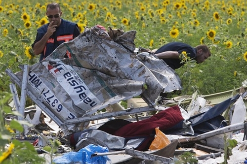 Vụ MH17: Một tháng sau vẫn còn bị bưng bít
