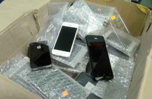 Thu giữ lô Iphone trên xe khách từ Lạng Sơn