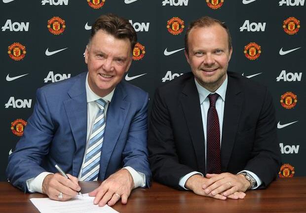 Bị bóng ma David Moyes ám, Van Gaal khó cứu M.U