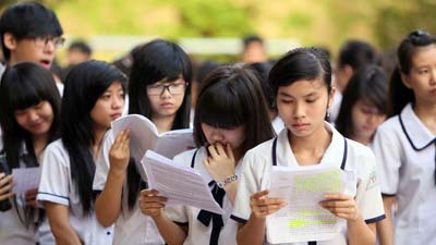Hàng triệu học sinh giật mình vì cải cách “ăn xổi” ở “phút 89”