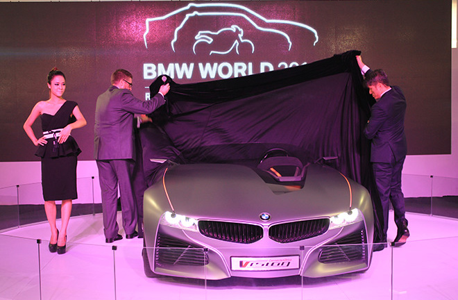 Mãn nhãn với dàn xe khủng vừa “khoe” của BMW tại Việt Nam