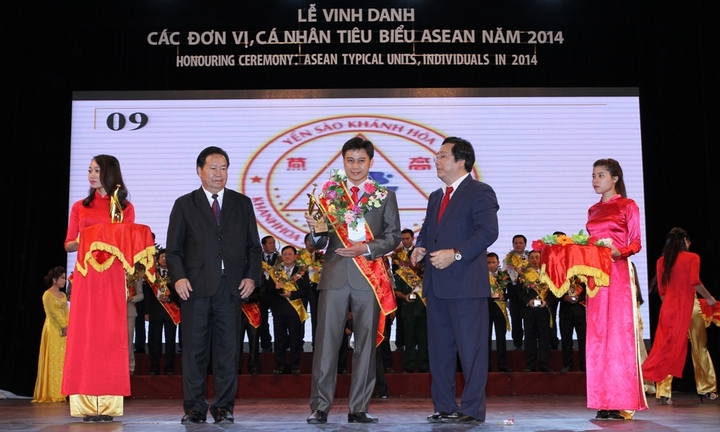 Thành công nối tiếp thành công