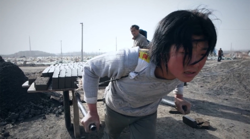 Nam thanh niên Việt Nam bị lừa bán sang TQ làm nô lệ khổ sai