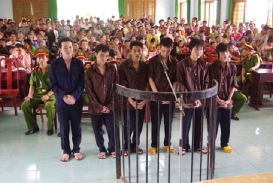 Xét xử nhóm thanh niên Hải Phòng cướp giật tài sản người đi đường