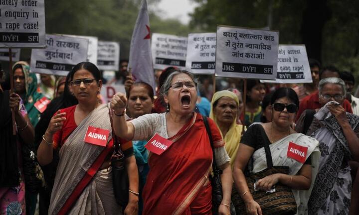 Ấn Độ: Thiếu nữ bị cưỡng hiếp, sát hại vì… cứu cha