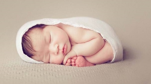 7 thắc mắc về trẻ sơ sinh mẹ nào cũng hỏi