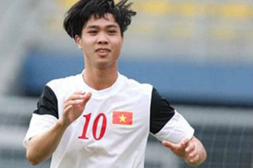 Hoàn cảnh gia đình Công Phượng khiến cư dân mạng chảy nước mắt