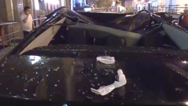 Nhảy từ tầng 13 tự vẫn vì thất tình nhưng may mắn sống sót