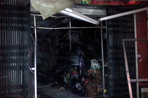 Cháy lớn ở cửa hàng kinh doanh thiết bị phòng cháy