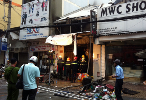 TP HCM: Cháy nhà dữ dội, 8 người thiệt mạng