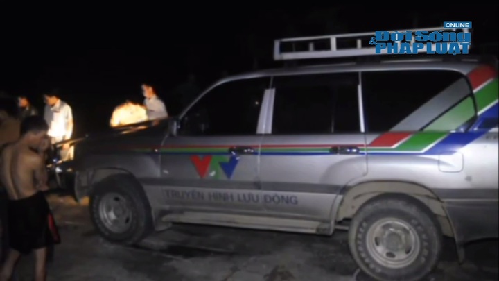Clip: Xe truyền hình lưu động của VTV gây tai nạn chết người