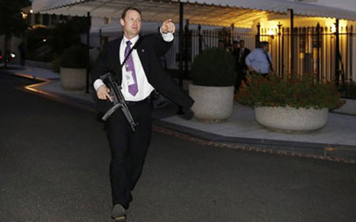 Nhà Trắng sơ tán nhân viên vì có kẻ lạ mặt đột nhập