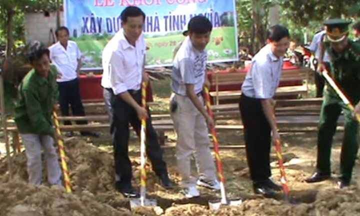 Báo ĐS&PL phối hợp cùng Bộ đội biên phòng xây nhà tình nghĩa