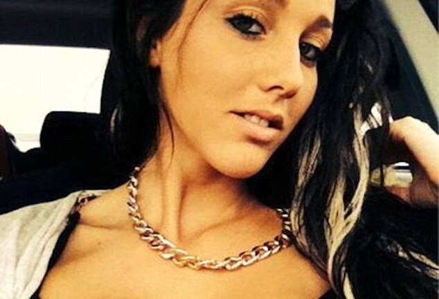 Nữ đạo chích gợi cảm nhất thế giới ra tòa với số tội danh kỷ lục