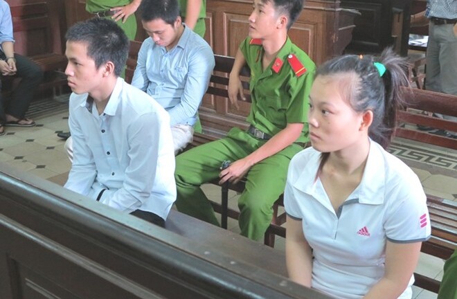 Cô gái 23 tuổi ở miền Tây mang tội hiếp dâm