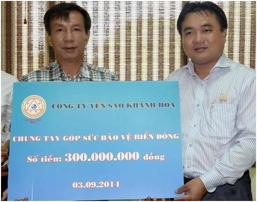 Yến Sào Khánh Hòa tặng 300 triệu đồng cho lực lượng bảo vệ biển