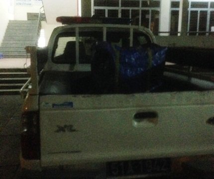 Trộm đánh rơi két sắt hàng tỷ đồng trên phố Sài Gòn