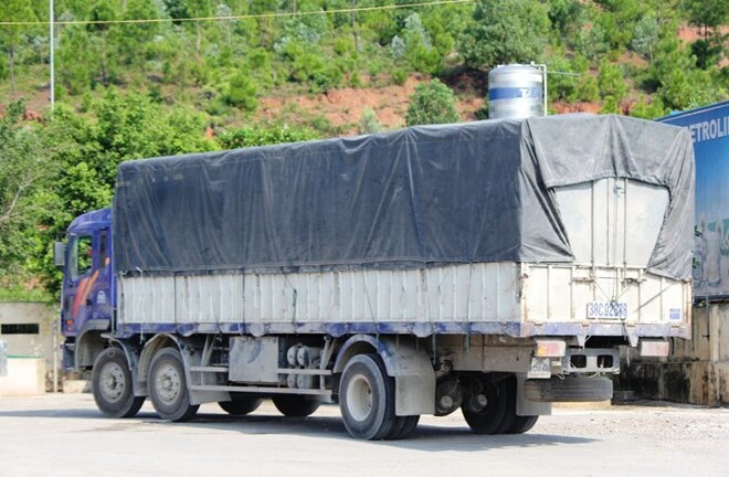 Tài xế đâm hỏng xe Thanh tra giao thông Nghệ An ra đầu thú