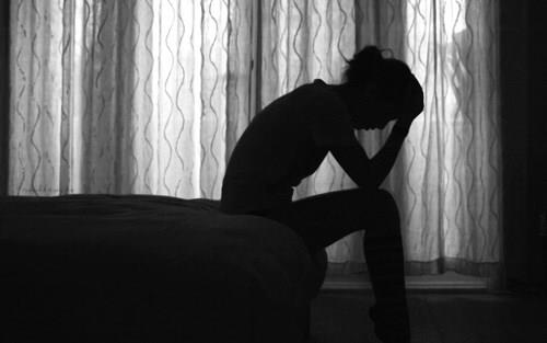 Nhặt bao cao su, cô gái mang đi tố cáo hai kẻ đồi bại