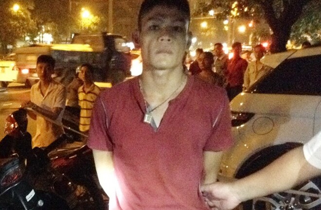 Lộ ma tuý đá vì không đội mũ bảo hiểm