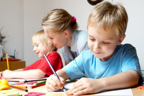 Kinh nghiệm cho con đi du học của mẹ Việt “thức tỉnh” phụ huynh