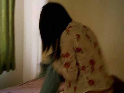Nữ quái 17 tuổi “cứu nét” bé gái để làm nô lệ tình dục