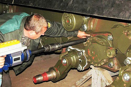 Tổng thống Ukraine quyết tâm chế xe bọc thép đạn không thể xuyên 