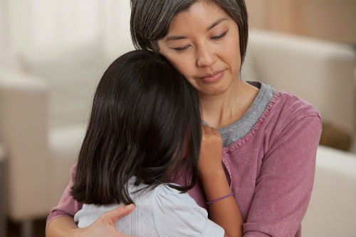 Kiểu nuôi con tiết kiệm “khó đỡ” của các mẹ