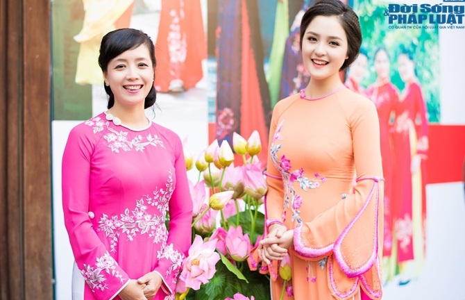 Á hậu Hoàng Anh rạng rỡ bên diễn viên Chiều Xuân