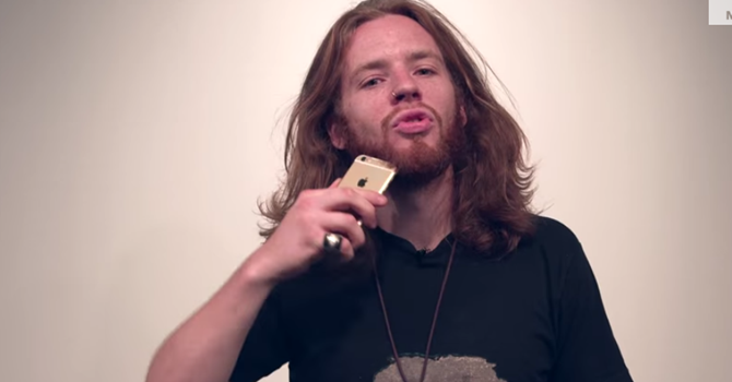 iPhone 6 thêm tai tiếng “có khả năng cạo râu”?