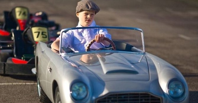 Siêu xe cho trẻ con nhà giàu