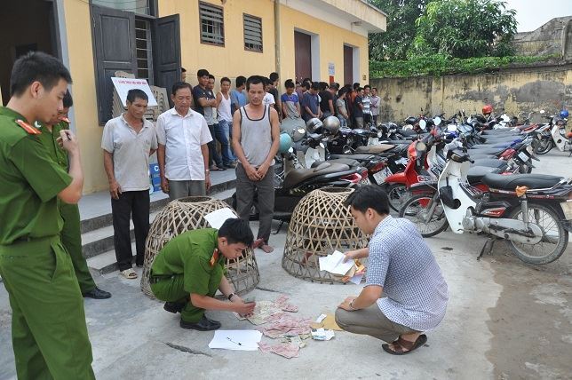 Hải Dương: Hàng chục cảnh sát vây bắt sới gà trong cafe sinh thái
