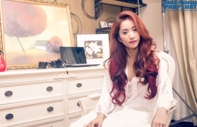 Khánh Thi ra mắt MV mới 