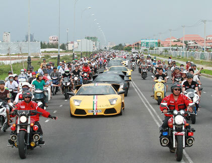 Thiếu gia Việt chơi siêu xe: Thú vui 