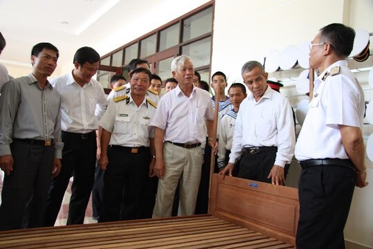 Trao tặng 1.000 chiếc giường cho quân dân huyện đảo Trường Sa