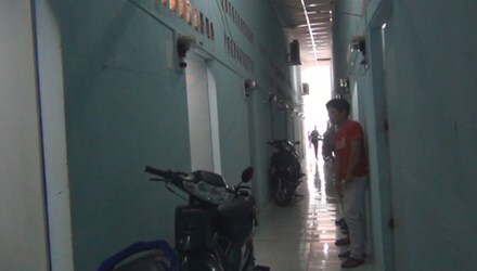 Kinh hoàng phát hiện một phụ nữ chết treo cổ trong nhà tắm