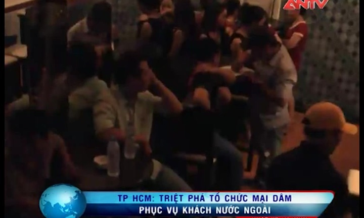 Bắt quả tang ổ chân dài 'chiều chuộng' khách Tây