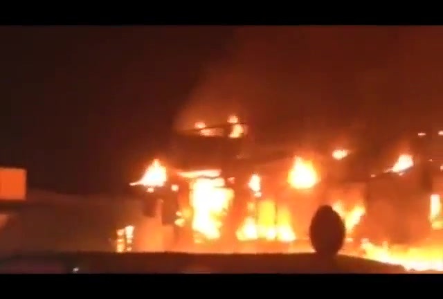 Clip: Bar Luxury bị thiêu rụi trong đêm