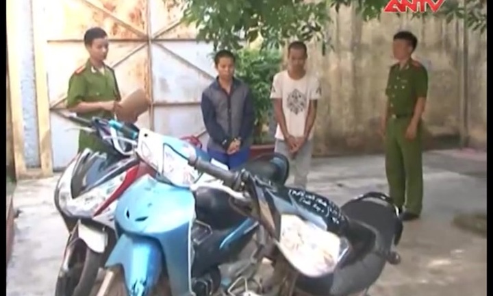 Clip: Bắt băng nhóm trộm ô tô ném lựu đạn chống trả công an