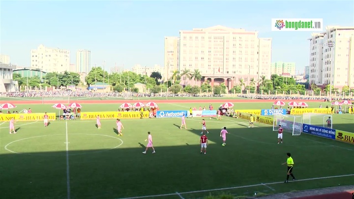 Clip: Ca sỹ Tuấn Hưng và gia đình bóng đá HAT