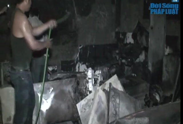 Clip: Cháy lớn tại cửa hàng điện tử - điện lạnh Hùng Cường